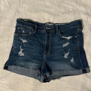 Denizen from Levi’s high rise shorts